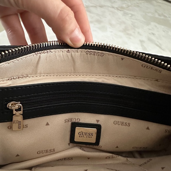 Guess Black Shoulder Bag - Picture 11 of 12
